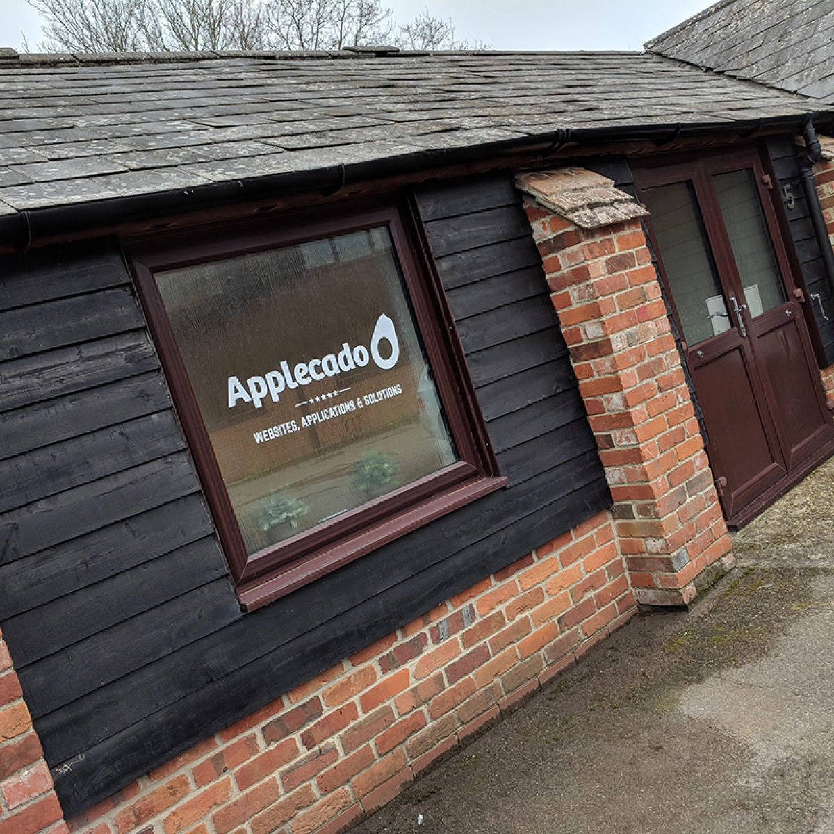 Square 2 Outside Applecado